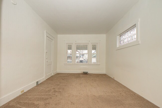 Building Photo - 33 Bellwood Ave