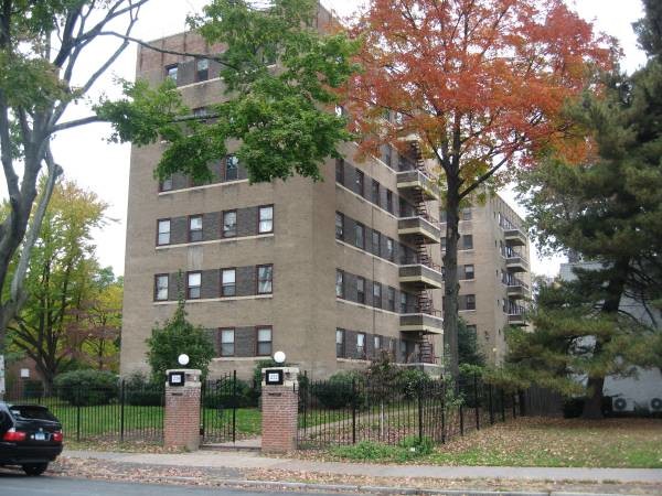 Foto del edificio - 232 Farmington Ave