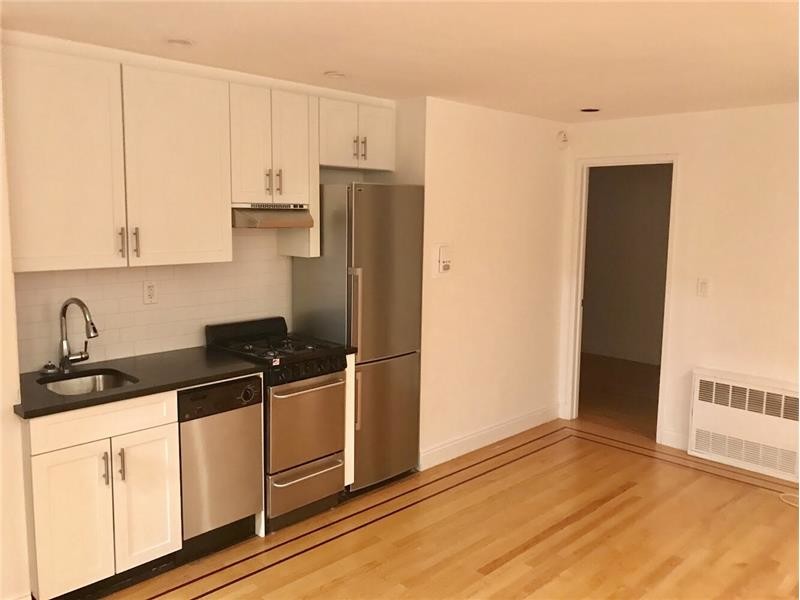 Primary Photo - 30 Charlton St