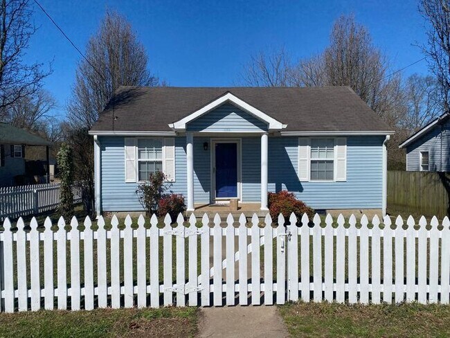 Building Photo - Renovated 3 Bedroom House in West Nash - T...