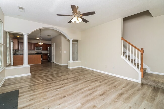 Foto del edificio - 340 Darbys Run Ct
