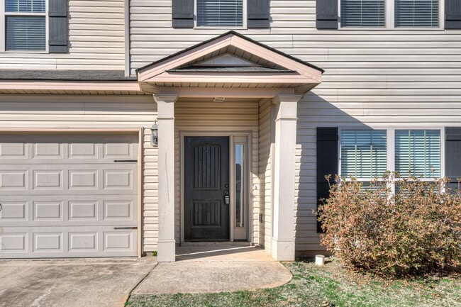 Building Photo - 633 Colston Ave