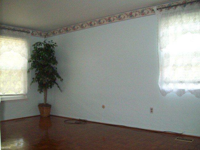 Building Photo - 13078 Blakeslee Dr