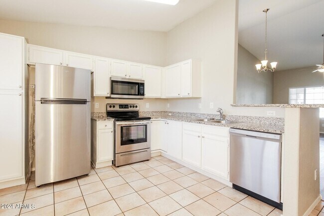 Building Photo - 7933 W Colter St