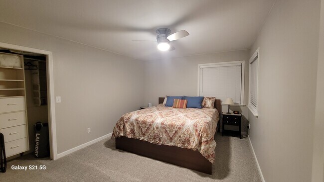 Foto del edificio - 3413 Elwood Dr W