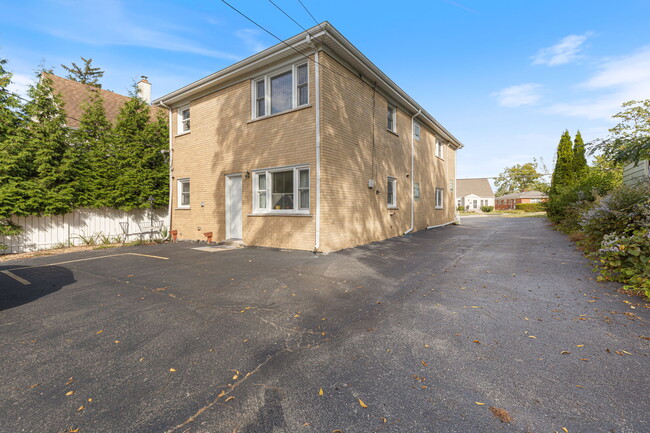 Building Photo - 311 Maple Ave