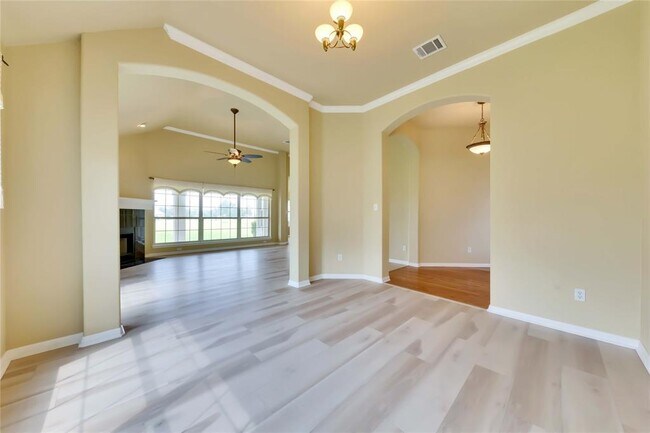 Foto del edificio - 2721 Butler National Dr