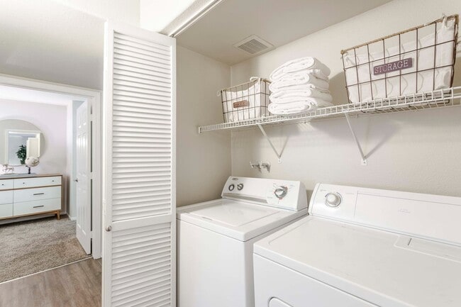 Foto del edificio - Destinations Pueblo 55+ Active Adult Apartment Homes