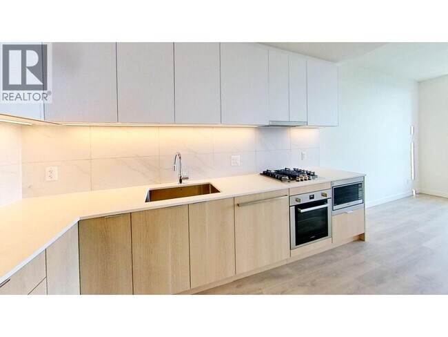 Photo du bâtiment - 308 Alderson Ave