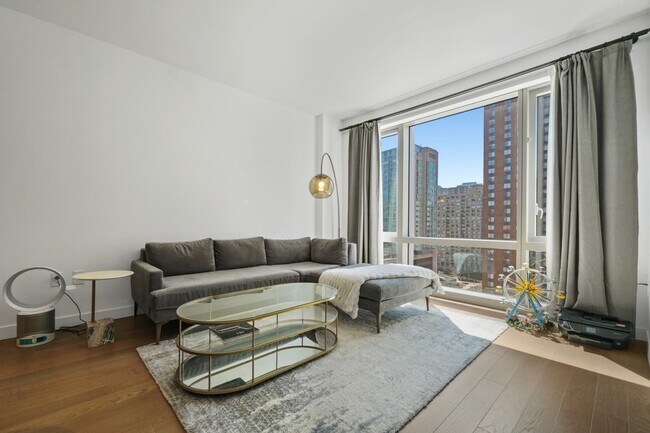 Foto del edificio - 75 Park Ln S