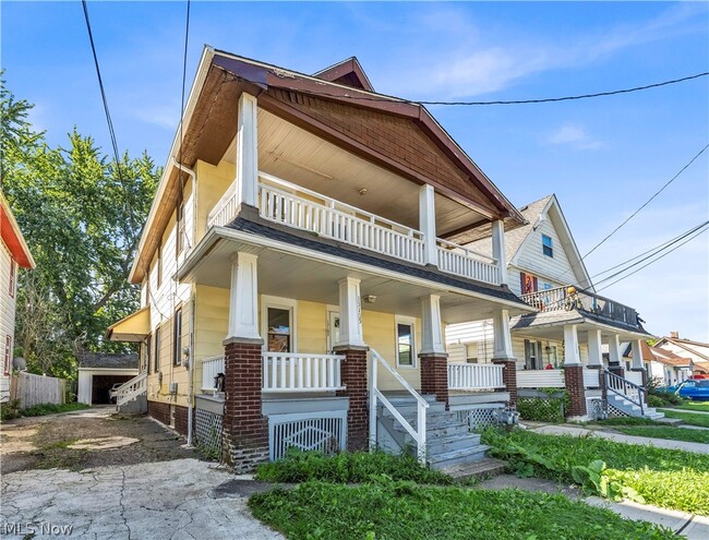 Foto del edificio - 13105 Carrington Ave