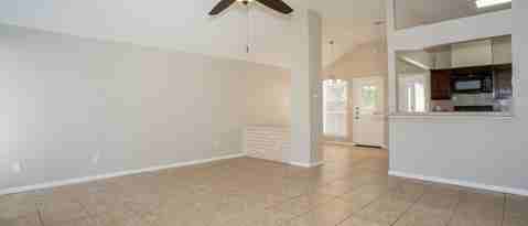 Foto del edificio - 19523 Lake Hollow Ln