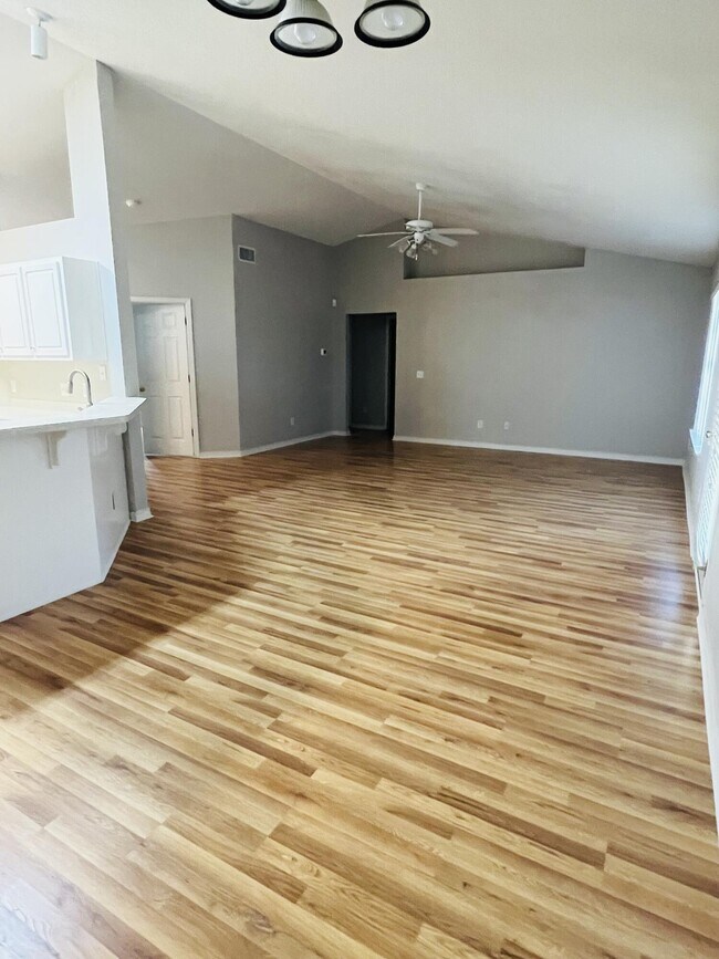 Foto del edificio - 7208 Manatee St
