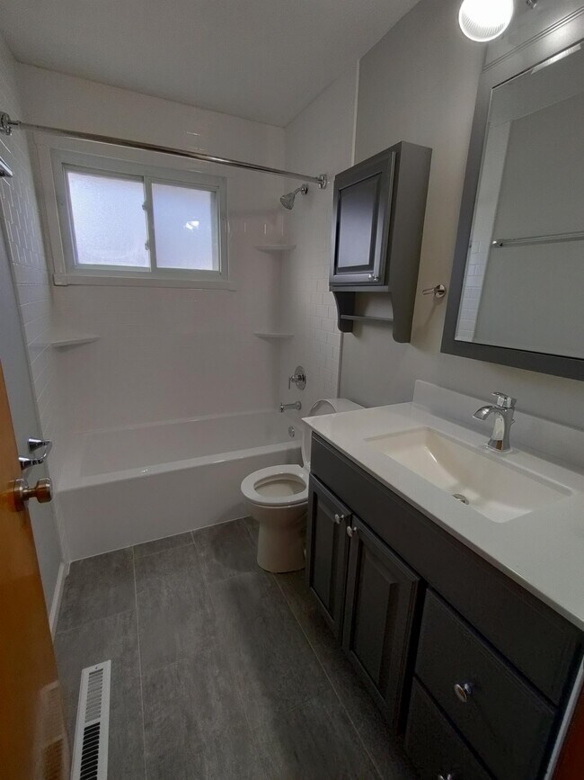 1025 Racine Ave, Columbus, OH 43204 House Rental in Columbus, OH