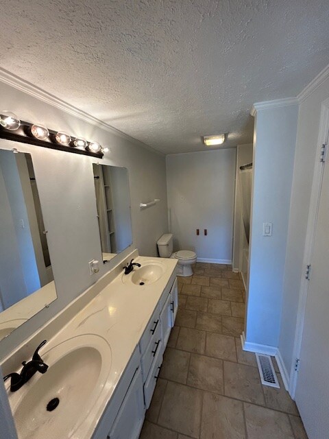 Building Photo - 516 Sage Rd