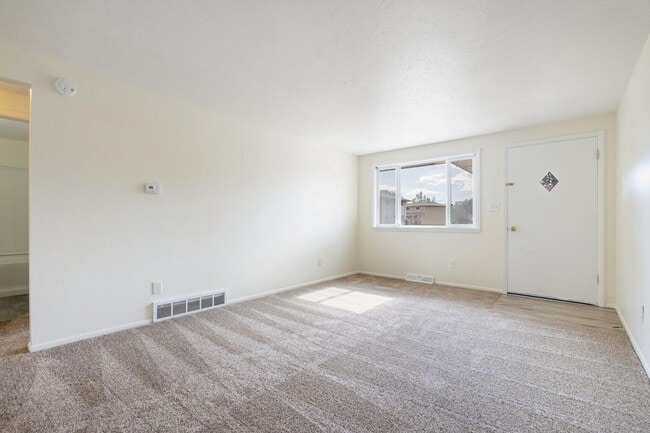 Building Photo - 3405 Butternut Dr