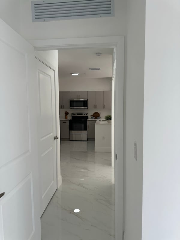 Foto del edificio - 1453 W 29th St