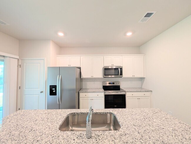 Foto del edificio - Brand New Home in Sand Ridge Park