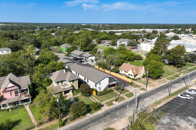 Foto aérea - Legacy Apartments