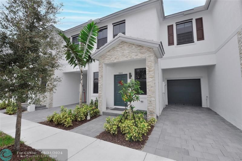 Primary Photo - 1606 SW 28th Ct