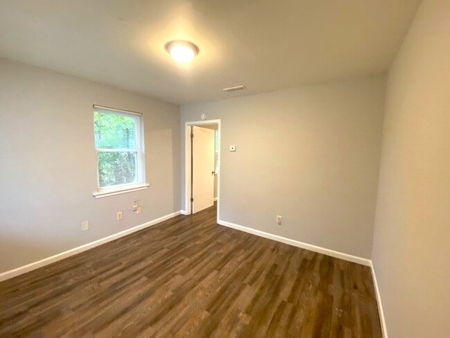 Foto del edificio - 2922 Hale Ave