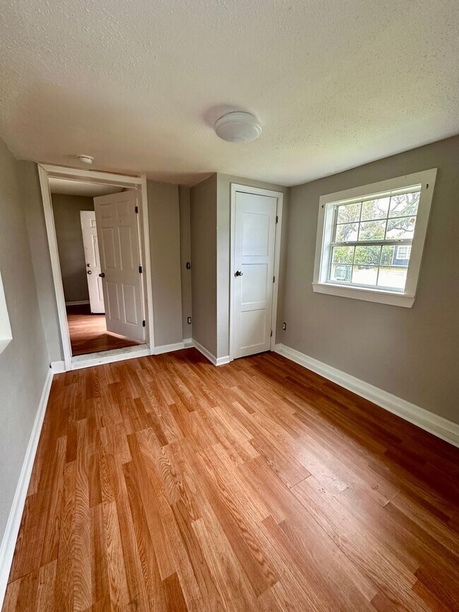 Foto del edificio - 3742/3748 Ogg Ave Brunswick