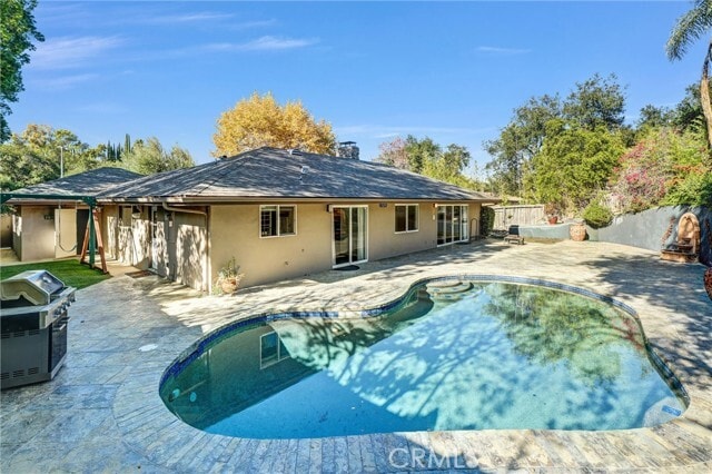 Foto del edificio - 4532 Topanga Canyon Blvd