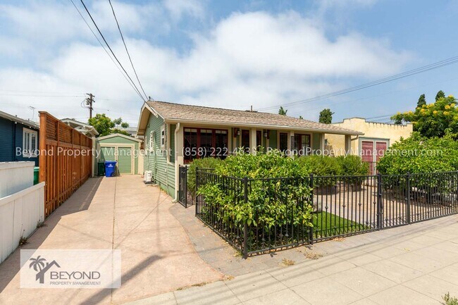 Foto del edificio - CHARMING 2 BEDROOM CRAFTSMAN BUNGALOW IN T...