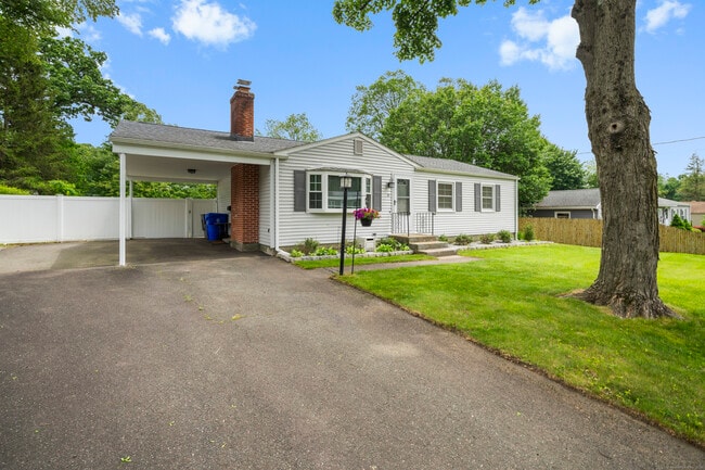 Building Photo - 31 Varno Ln
