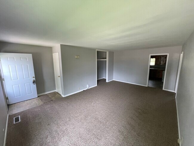 Living Room - 1137 Knox St