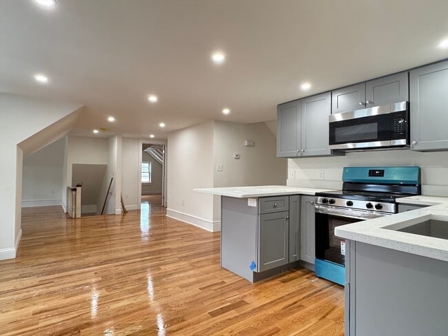 Foto del edificio - 39 Newbury Ave