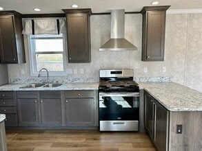 Building Photo - 10 New Haven Ct