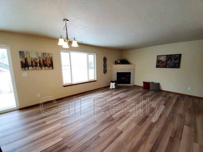 Foto del edificio - 13907 E Broad Ln