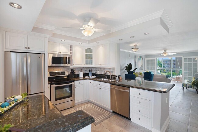 Building Photo - 130 NE 26th Ave