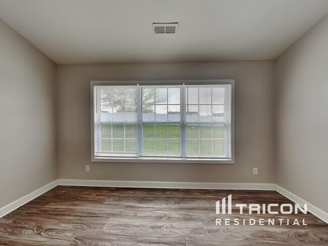 Foto del edificio - 112 Maple Crest Dr