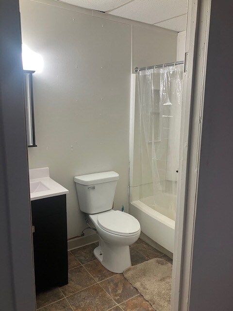 Baño - 2422 State Rd