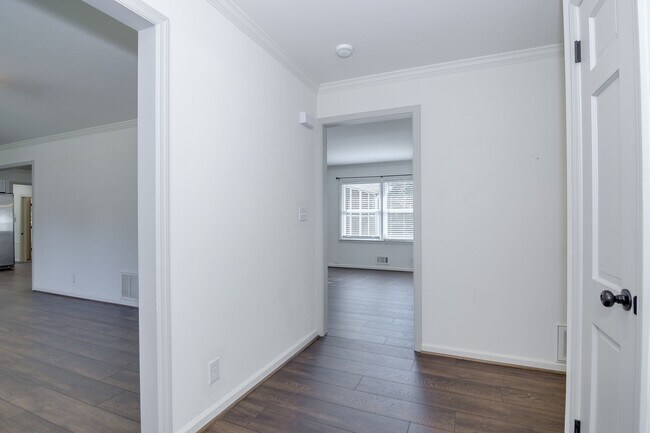 Foto del edificio - Southern Charm Brick Ranch Home