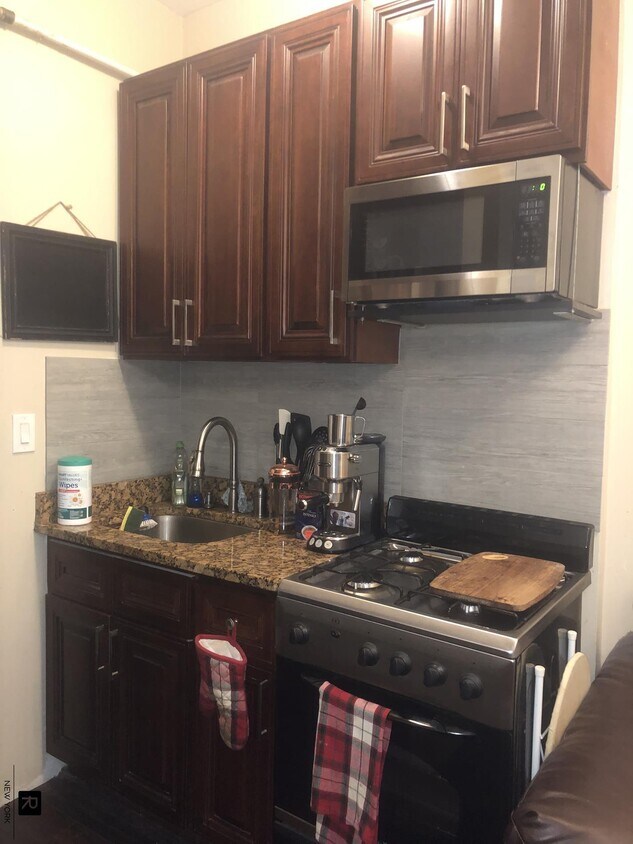 Foto principal - 321 West 89th Street