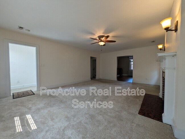 Foto del edificio - 1605 Hampton Blvd