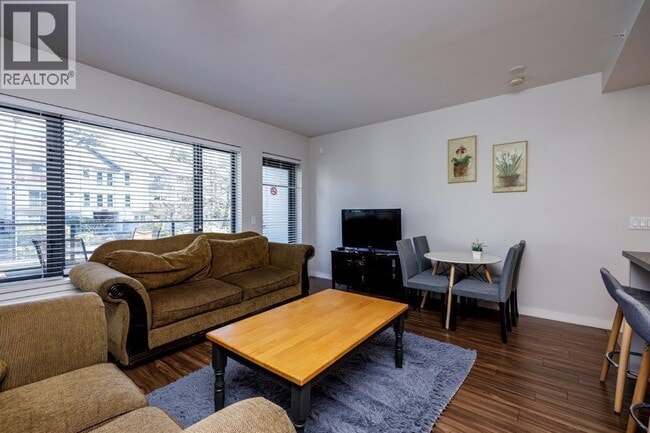 Photo du bâtiment - 215 W 1st St