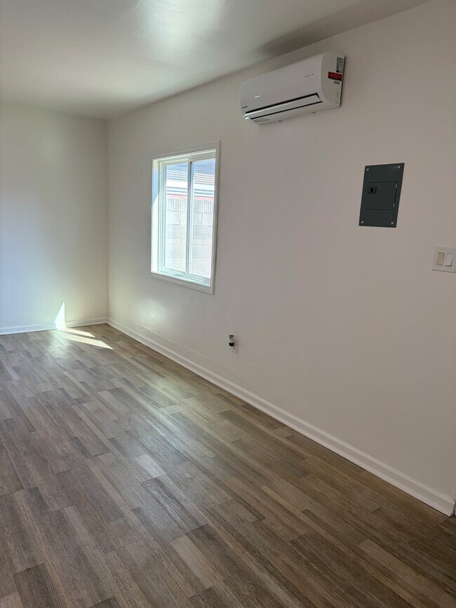 Foto del edificio - 3709 Palm Ave