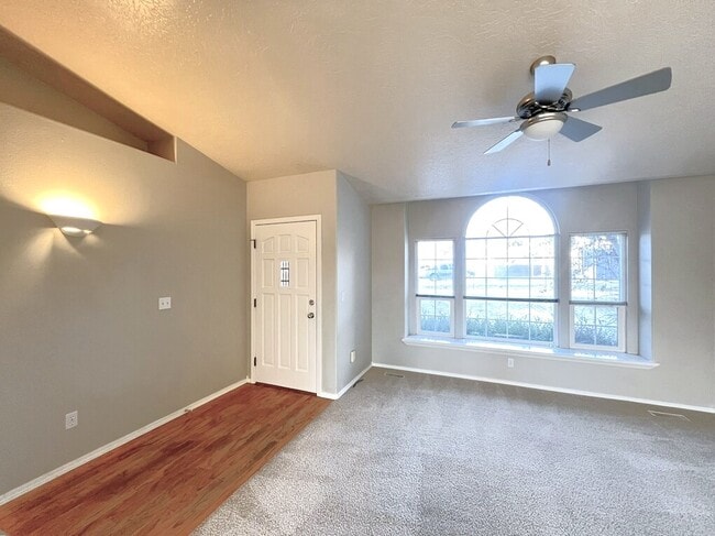 Foto del edificio - 4160 E Carnation Ct