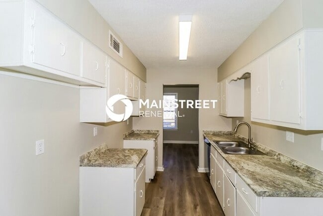Building Photo - 3 Bedroom Pet-Friendly Home in memphis, TN...