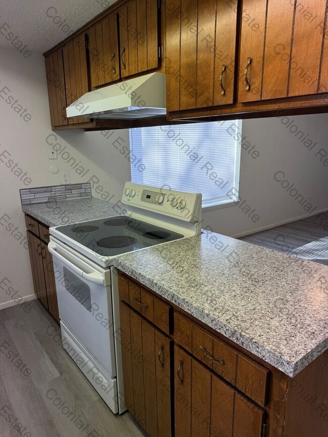 Foto del edificio - Spacious two story condo