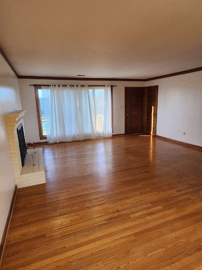 Photo - 9839 Lees Mill Rd Apartment