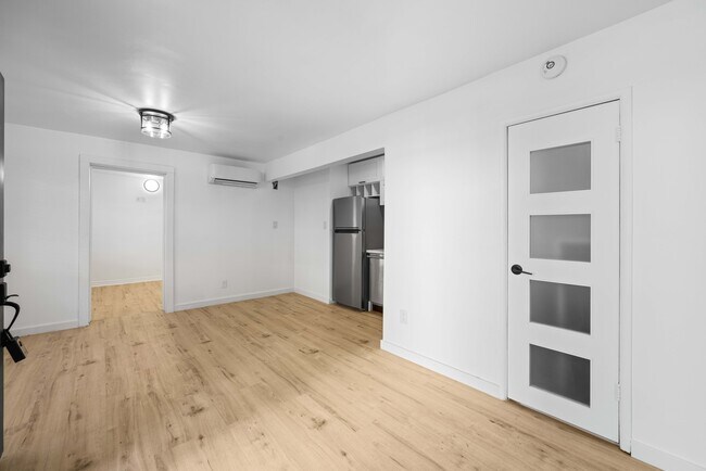 Building Photo - 1303 N Beverly Glen Blvd