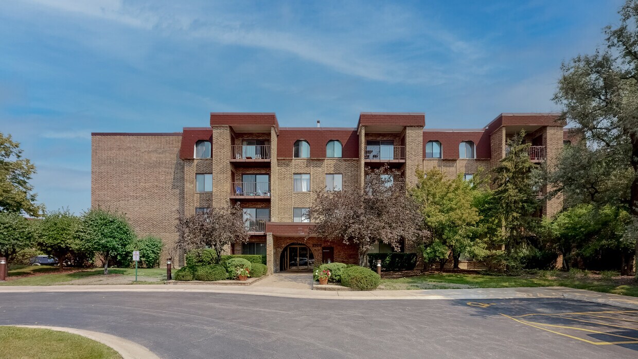 2100 Valencia Dr Unit 406B, Northbrook, IL 60062 Condo for Rent in