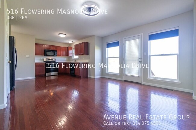 Foto del edificio - Bright End-Unit Townhome in Magnolia Village!