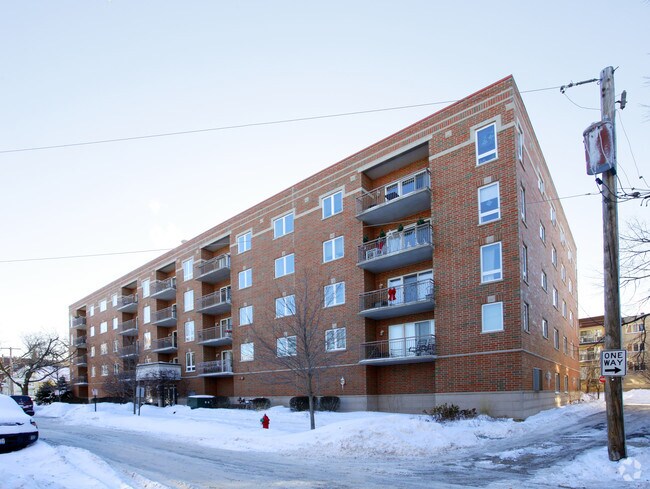 Building Photo - 476 Alles St