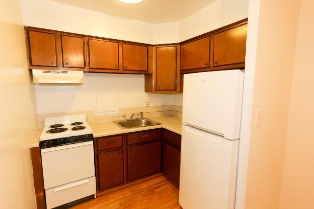 Building Photo - 1329 N Dearborn St